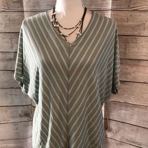 🔥 CLEARANCE! 🔥 Charming Charlie Dolman tee